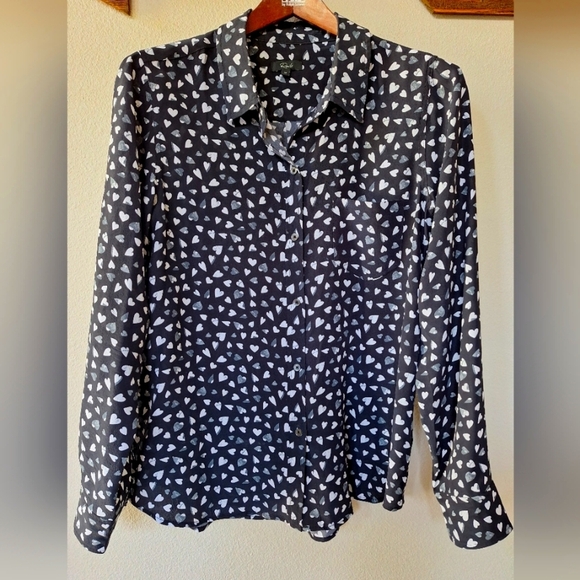 Rails Kate Black Corazon Button Up Hearts Silk Collared Blouse Womens Size M - Picture 1 of 7